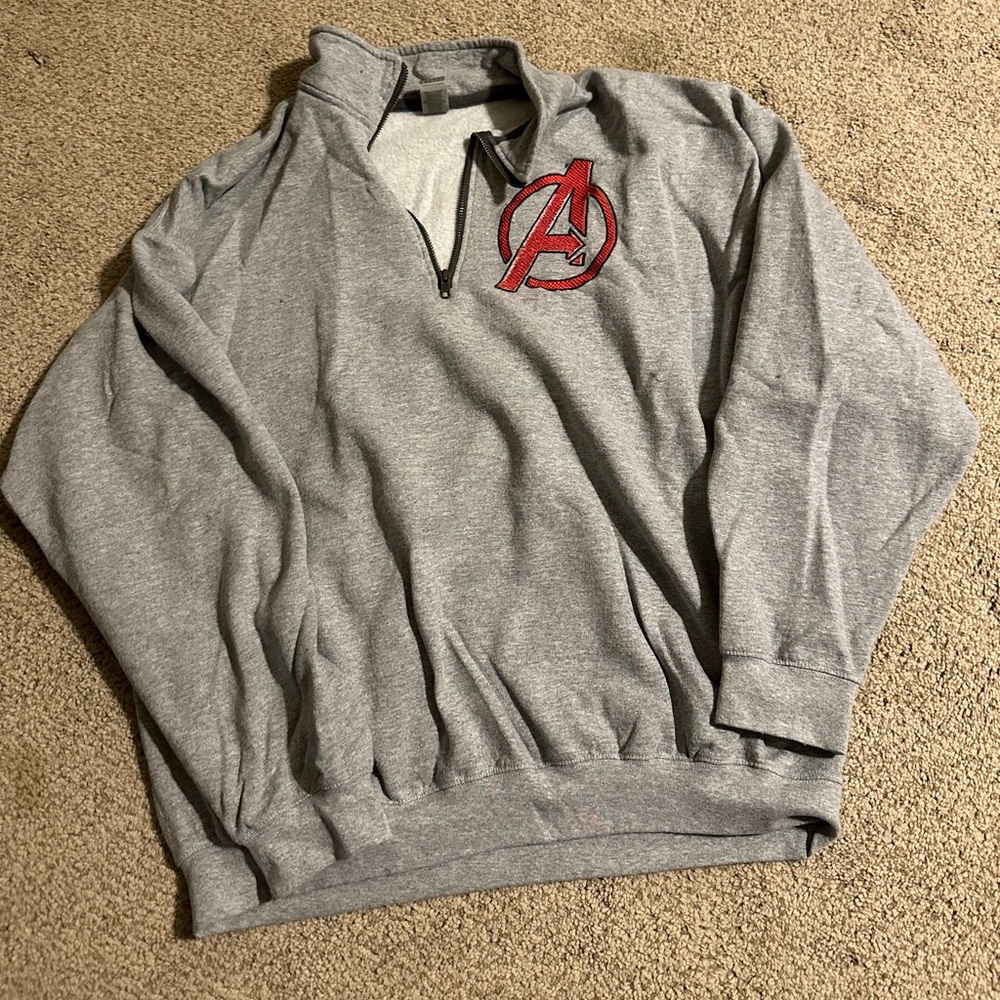 Size XL avengers embroidered 1/4 zip